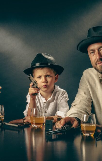 Photo famille décalée en studio Toulouse Laurent Belet5
