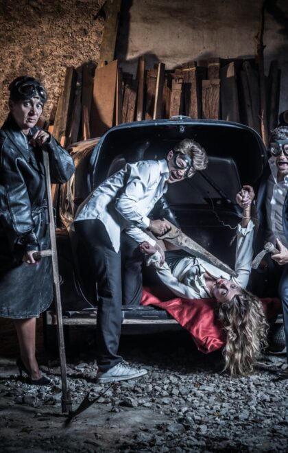 Laurent Belet Photographie famille décalée, voiture ancienne